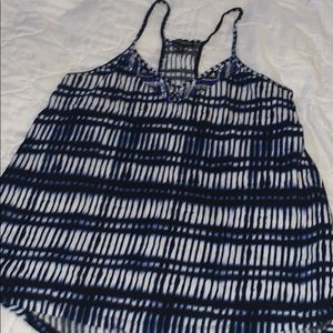 Express shirt size M